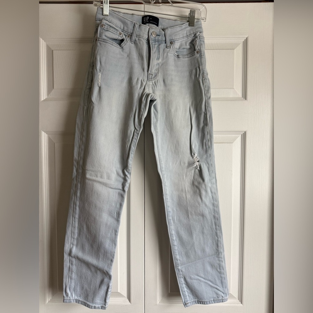 GAP Women’s Light Girlfriend Jeans